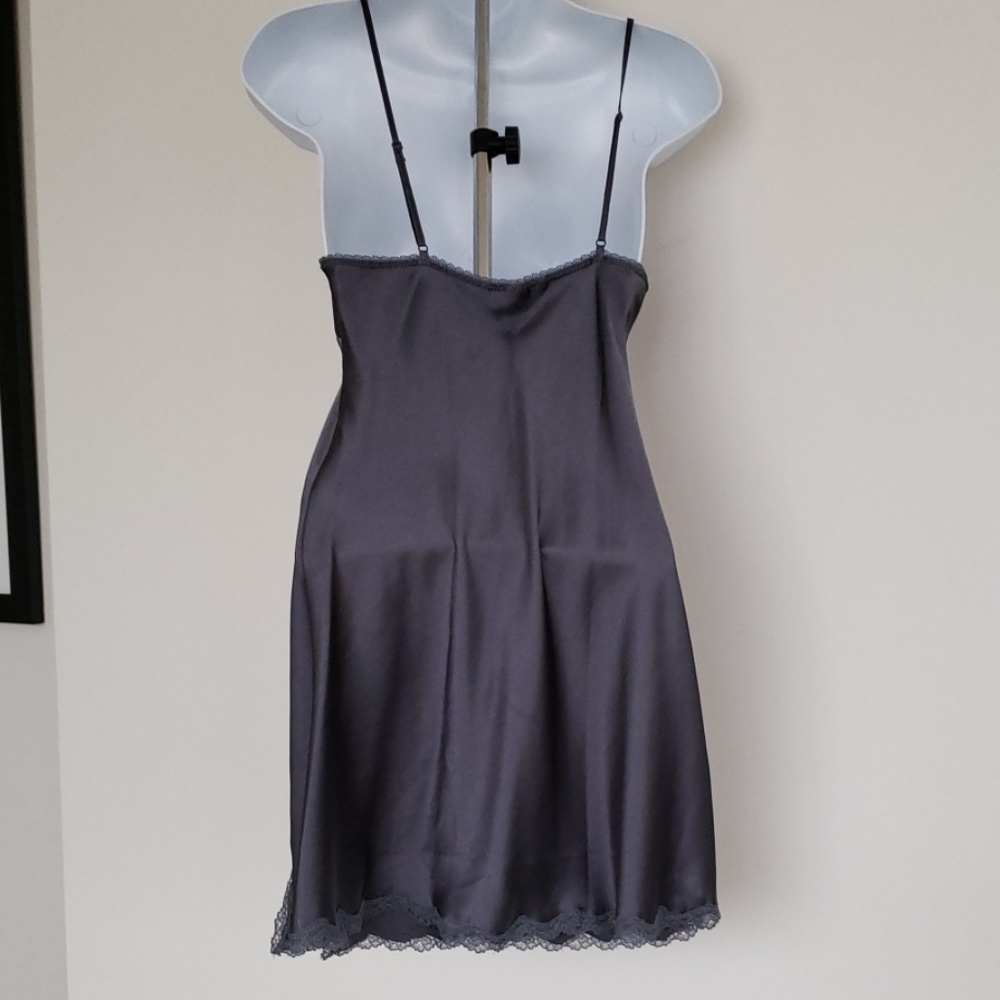 Victoria's Secret gray silky lace trim chemise XS - Picture 8 of 8